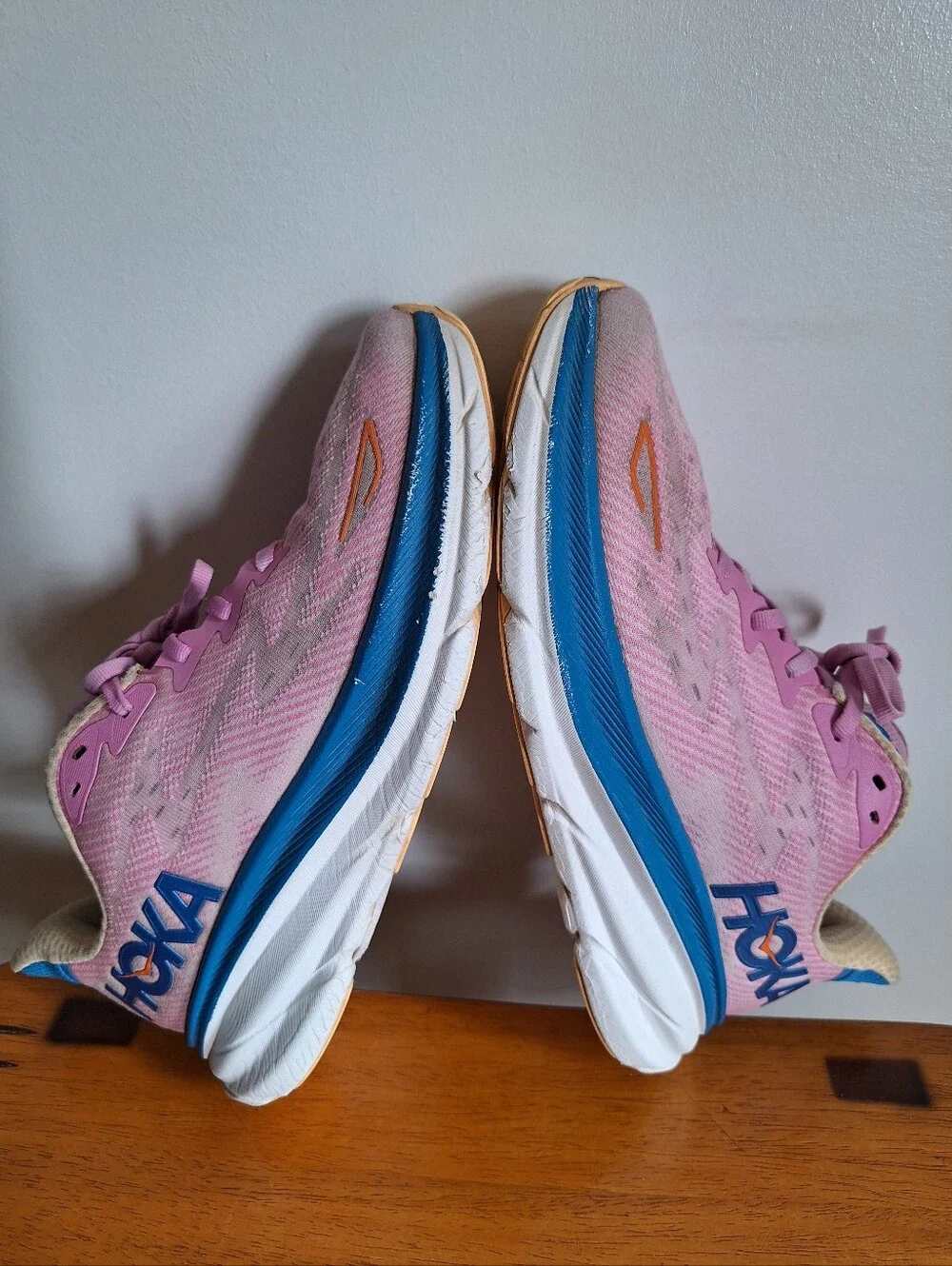 Hoka Clifton 9 Women's Cyclamen / Sweet Lilac Size 9B